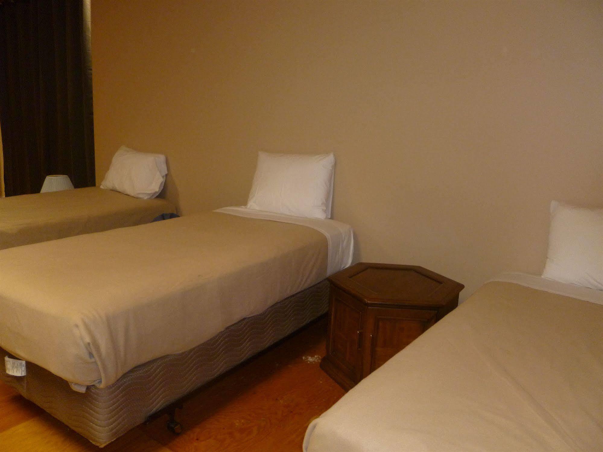 Vernon Hostel Экстерьер фото