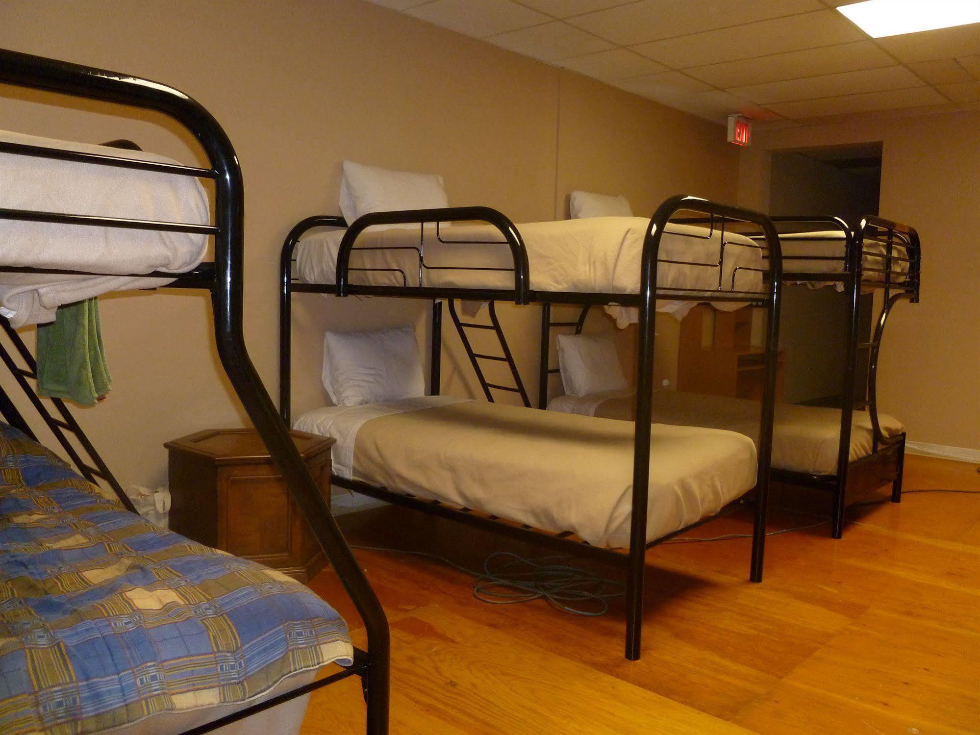 Vernon Hostel Экстерьер фото
